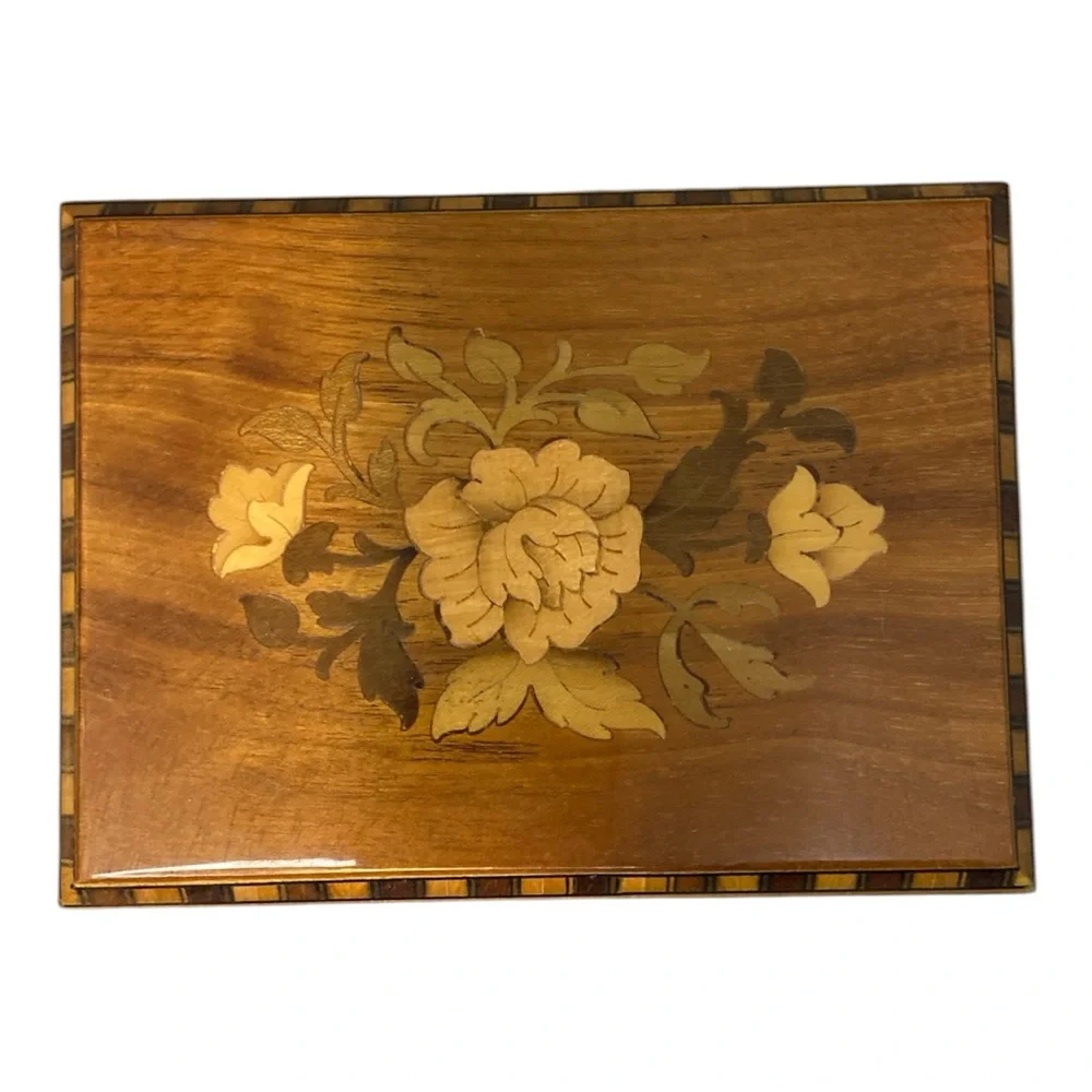 Vintage Notturno Intarsio Italy Inlaid Floral Wood Music Box Plays Isle of Capri